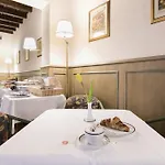 호텔 Delle Notarie 4*