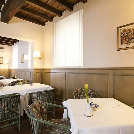 Hotel Delle Notarie 4*