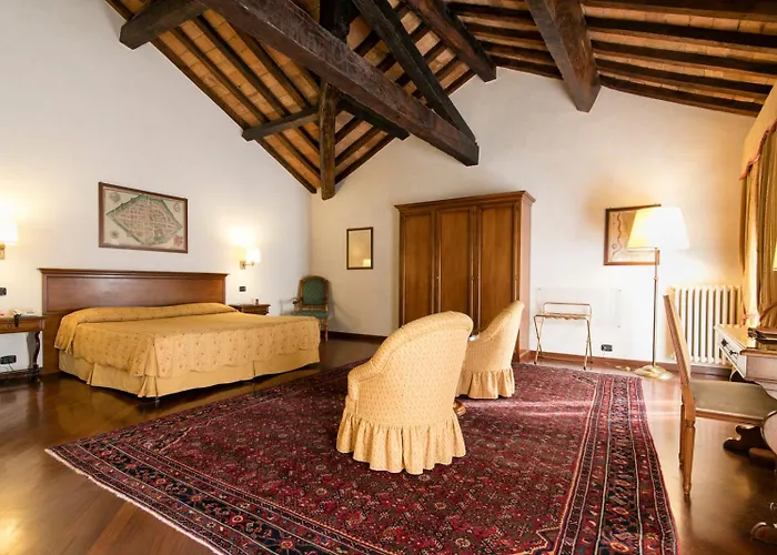 Delle Notarie Hotel 4*
