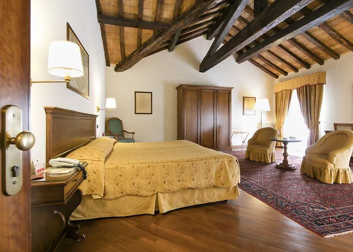 Hotel Delle Notarie 4*