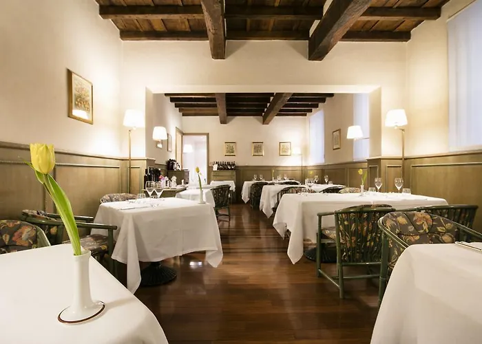 Hotel Delle Notarie 4*