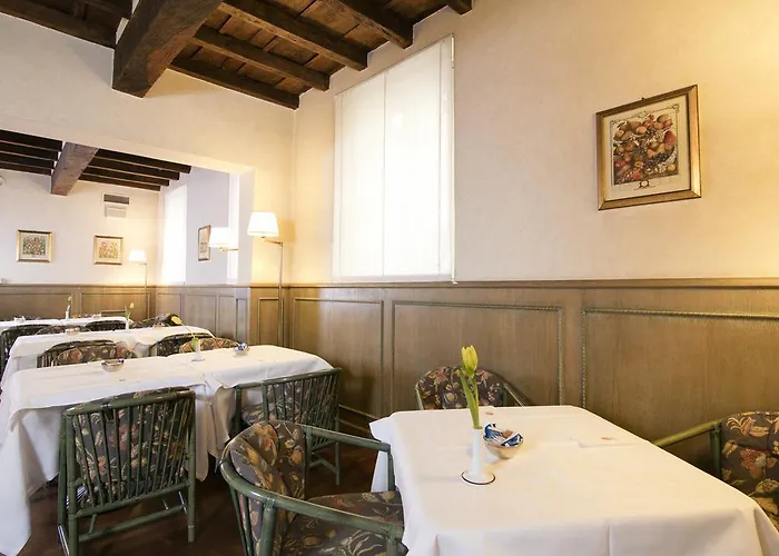 Hotel Delle Notarie 4*