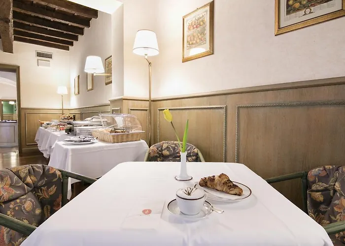 Hotel Delle Notarie 4*