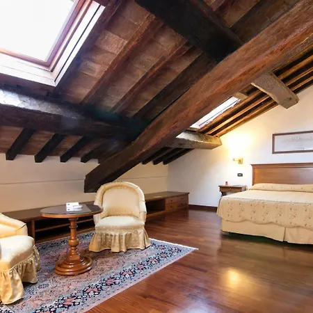 Delle Notarie 4* Reggio Emilia