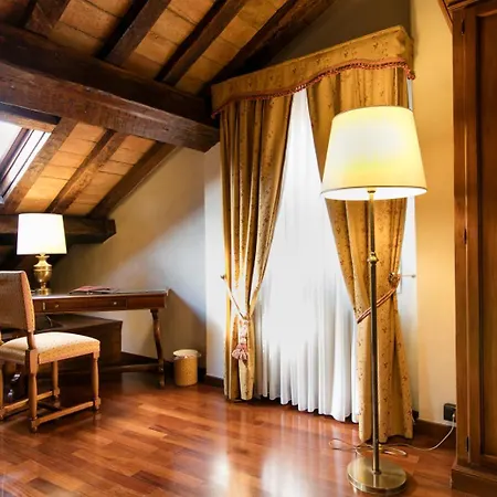 Delle Notarie