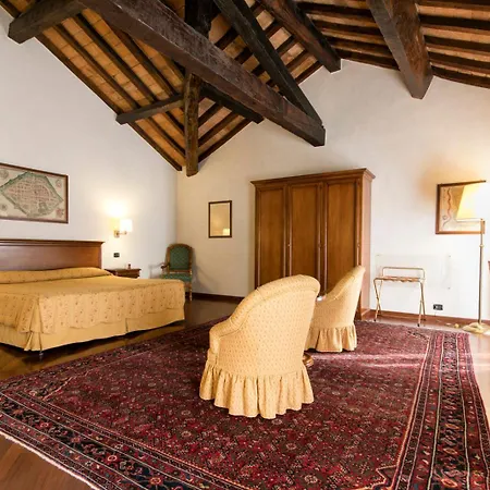 Delle Notarie Szálloda 4*