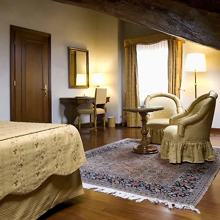 מלון Delle Notarie 4*