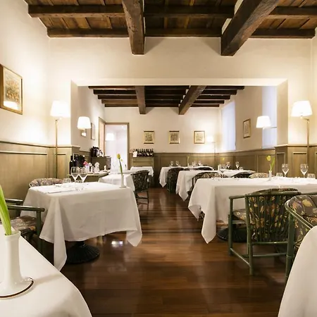 Hotel Delle Notarie 4*