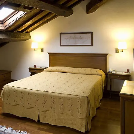 Delle Notarie 4*